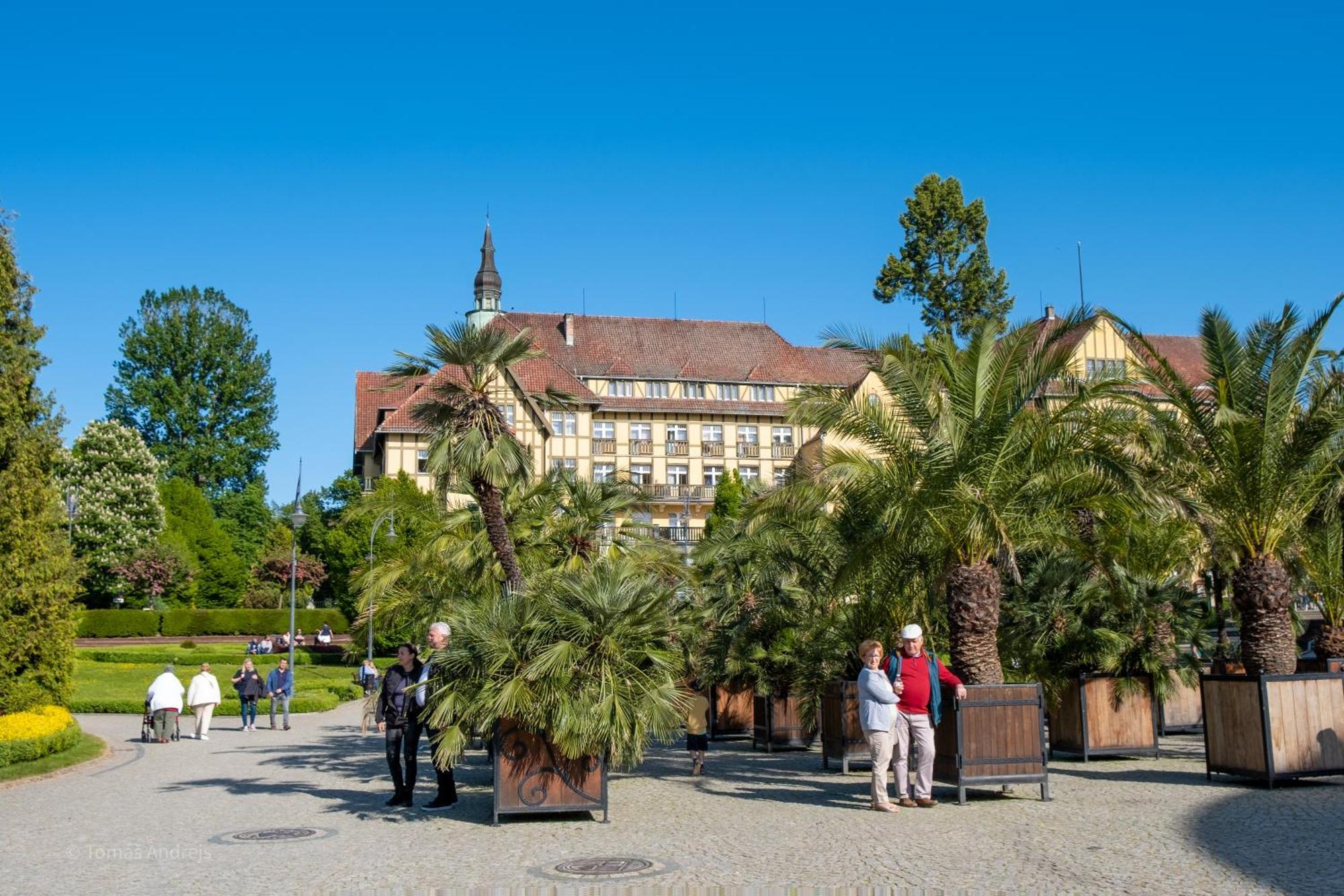 Hotel Tommy Wellness&Spa Náchod Exterior foto